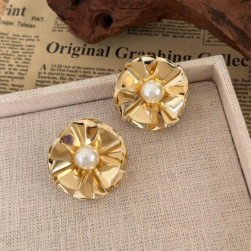 Earrings 3D Pearl Flower Metallic Textured Minimalist Bold Oversized Premium Lightweight for Women Daily Party Gift