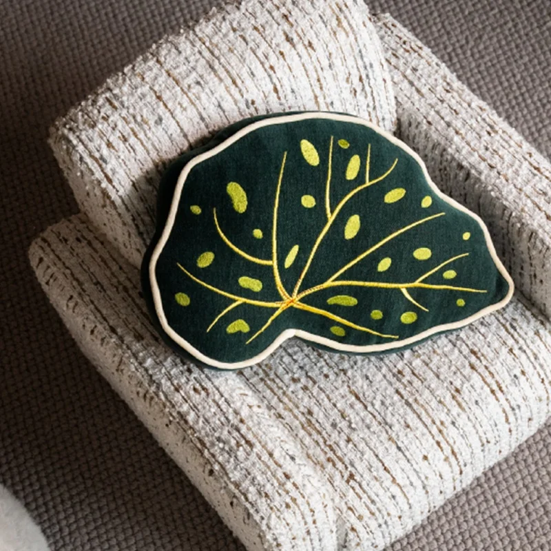 Palm Pillow Green Leaf Cushion Gift Luxury Embroidery Stuffed Soft Pillow for Sofa Office Rest Throw Pillow Warm Home Decor