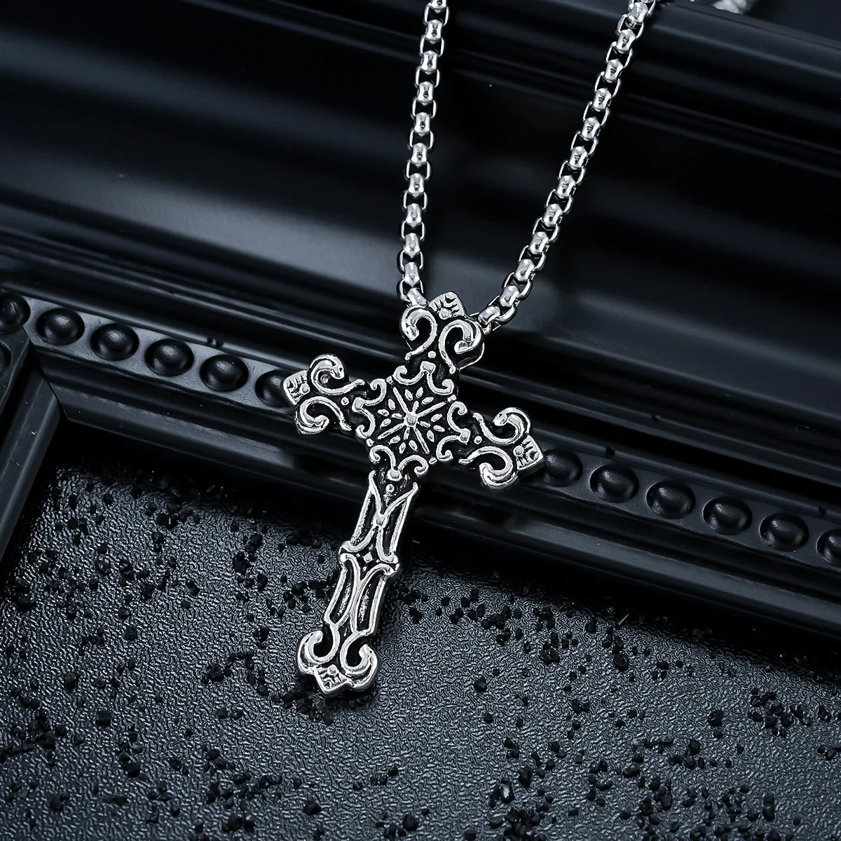 European And American Fashion Personality Retro Gothic Cross Necklace For Men And Women Street Hip-Hop Trendsetters Versatile Pe