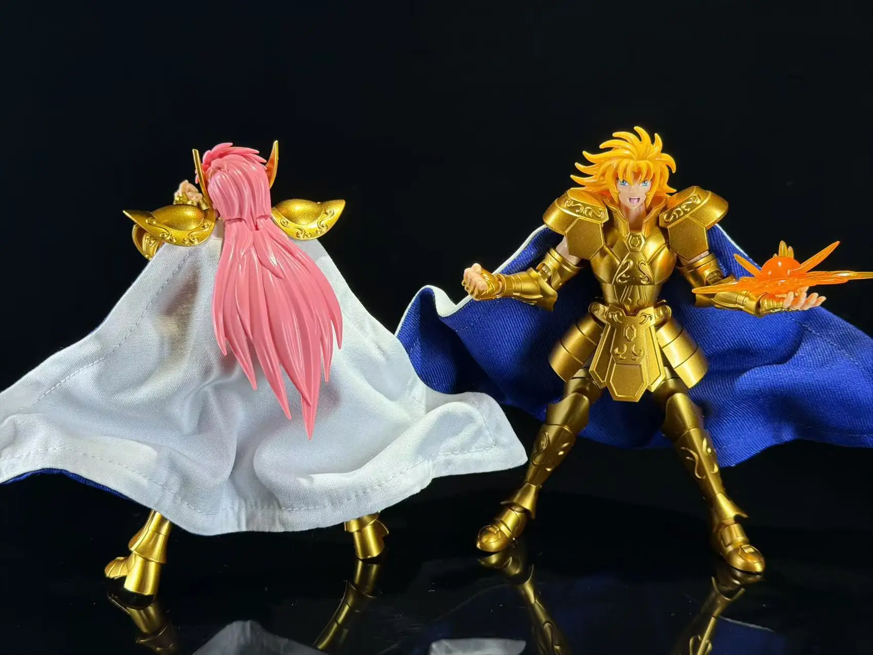 Auf Lager, geeignet für Blokees Saint Seiya Umhang 12 Gold Saint Seiya Blau Weiß Rot Umhang Charakter-Umhang Sammlerstück Geschenk – Detail 8
