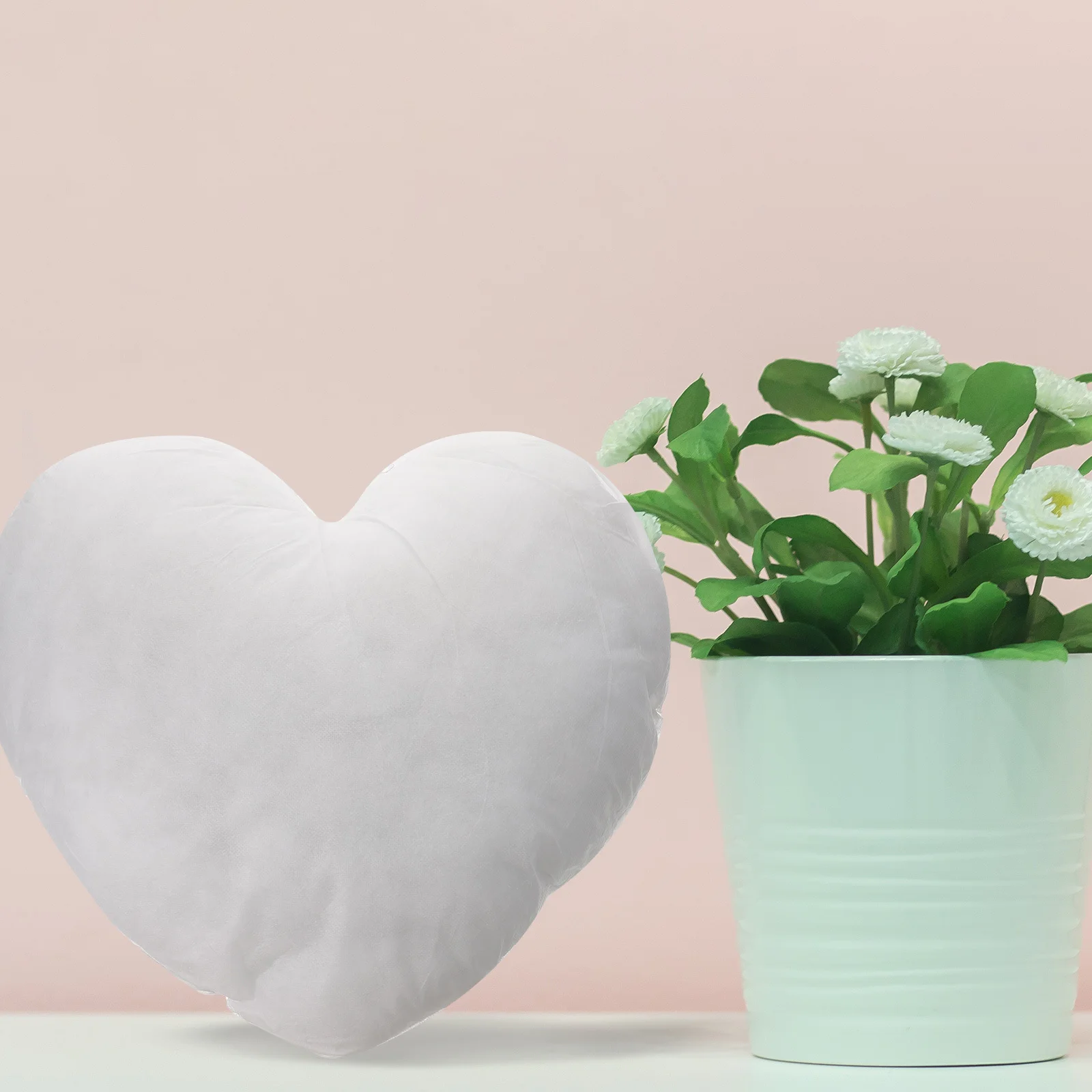 

Heart Shaped Pillow Insert Fine Workmanship Decorative Pillow Filler Comfortable Cushion for Sofa Bedroom Coffee Shop Party