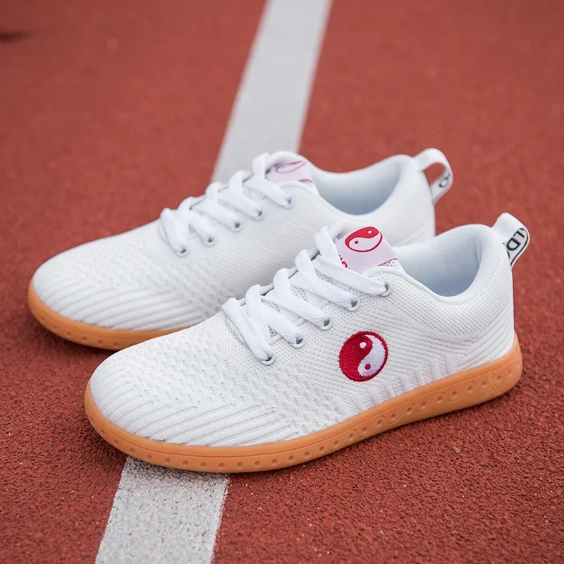 

2026 Удобная спортивная обувь с сеткой, нескользящая, износостойкая обувь для боевых искусств, мужская и женская легкая обувь для тай-чи