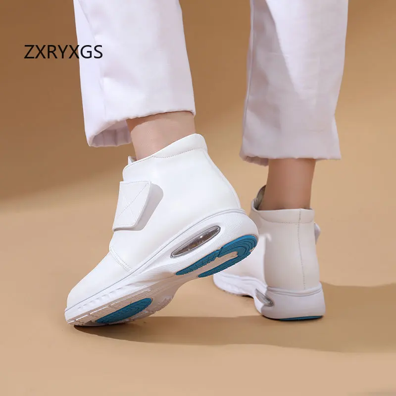 ZXRYXGS 2025 الشتاء جلد طبيعي أحذية بيضاء أحذية تمريض مريحة خفيفة وسادة هوائية أحذية دافئة النساء أحذية الثلوج حجم كبير