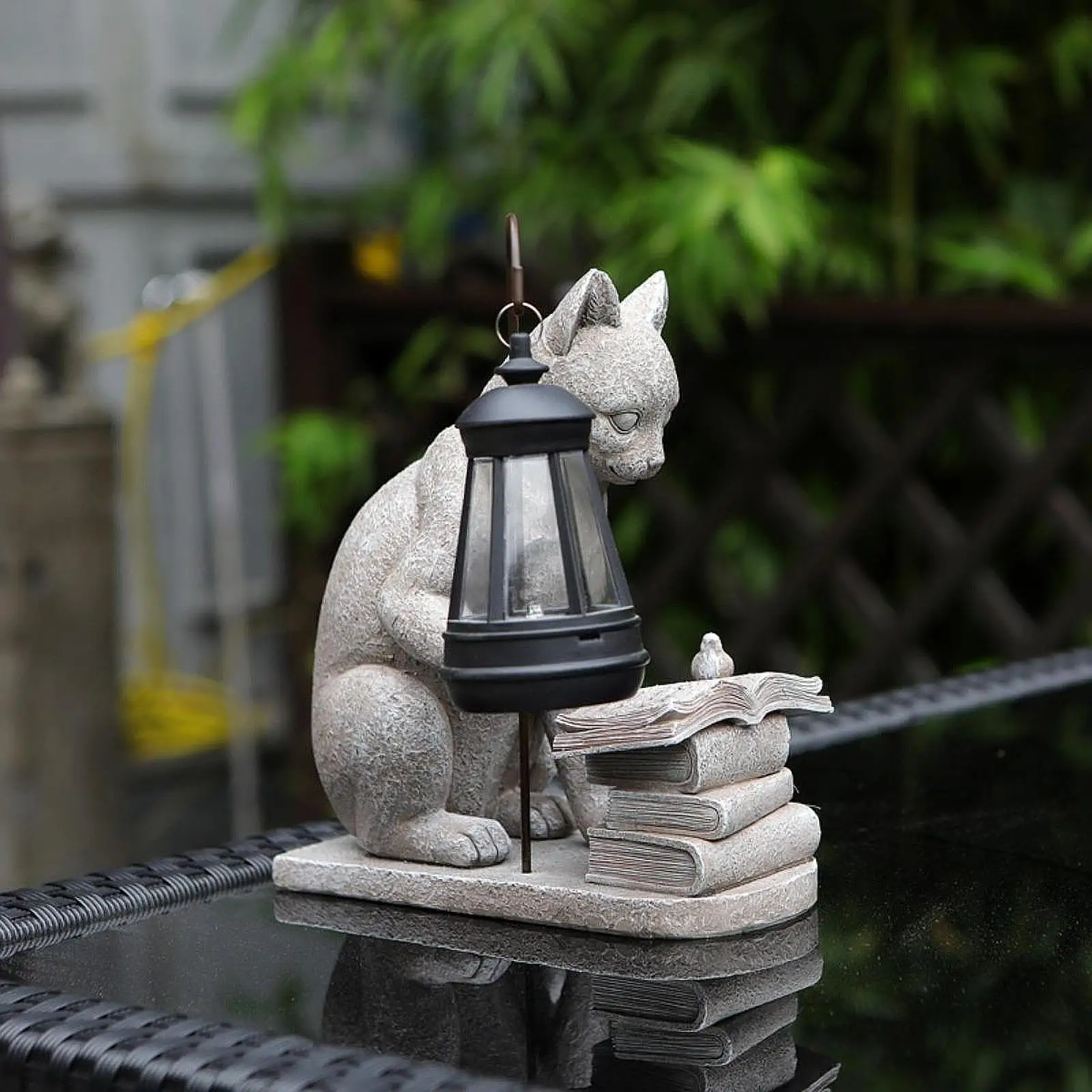 Cat Solar Garden Statue with Lantern Landscape Lighting Solar Light Artwork Lawn Ornament for Sidewalk Outside Patio Decor