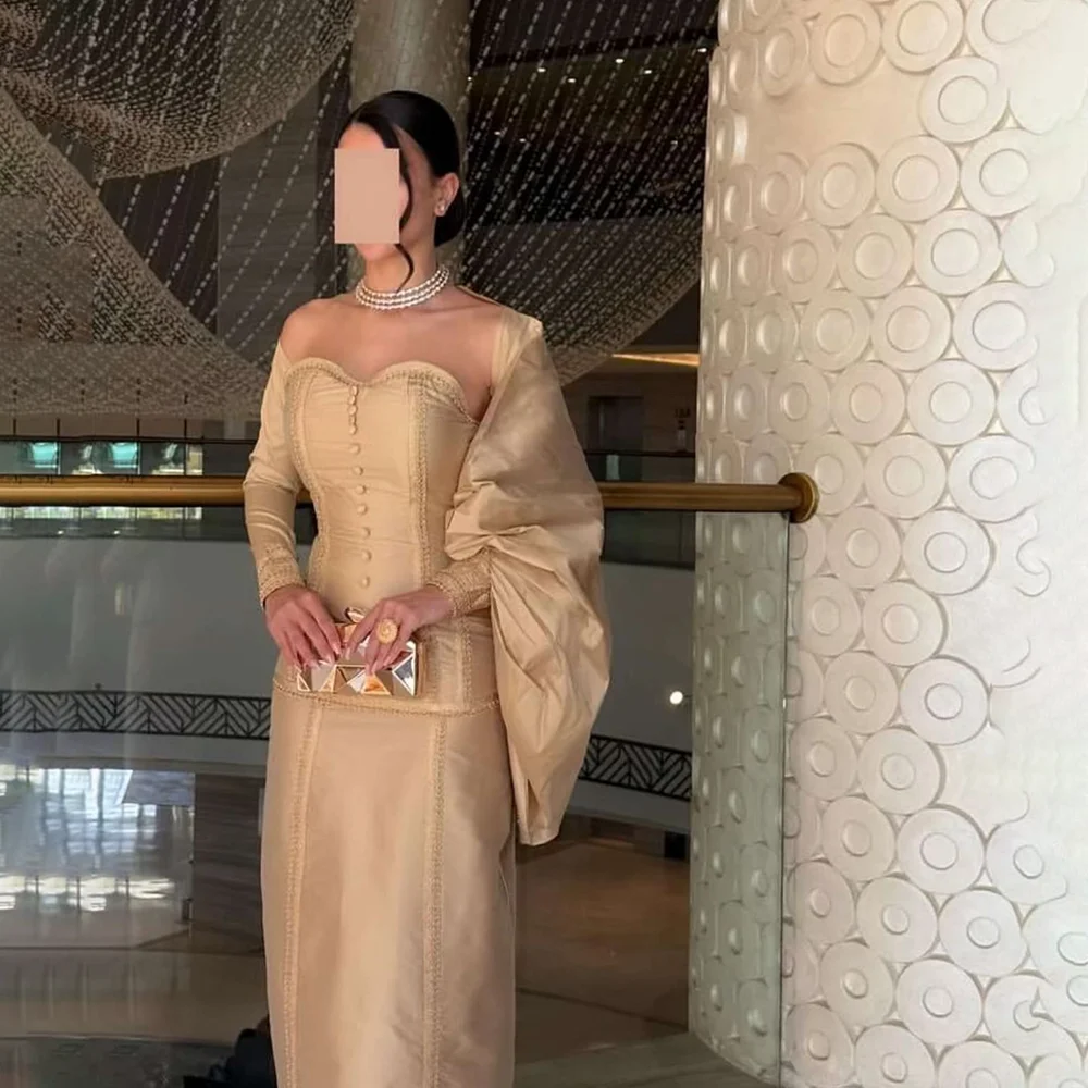 فساتين سهرة نسائية بدون حمالات من الساتان المستقيم فساتين سهرة بدون أكتاف وأكمام طويلة مطوي فستان رسمي للحفلات حسب الطلب