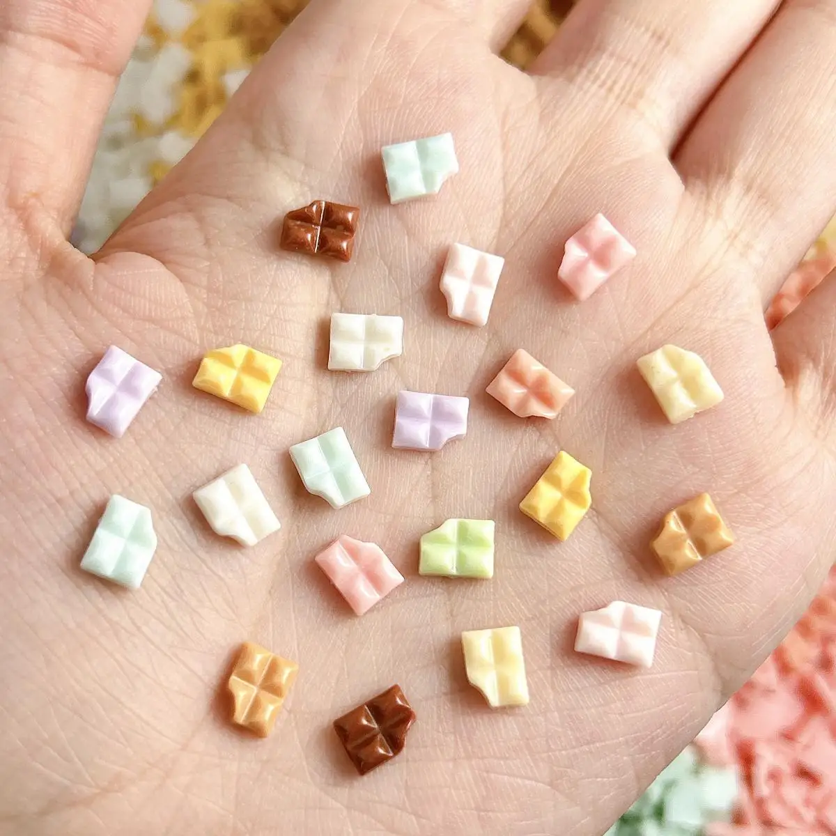 

50PCS Mini Glossy Cute Chocolate Nail Charms Solid Color Luminous Notched Chocolate Resin Nail Art Decorations DIY Hairpin Nails