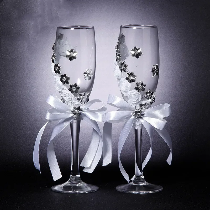 

Wedding Champagne Glasses Groom and Bride Rose Flower Ribbon with Diamond Goblet Wedding Supplies Decoration Wine Glass Set