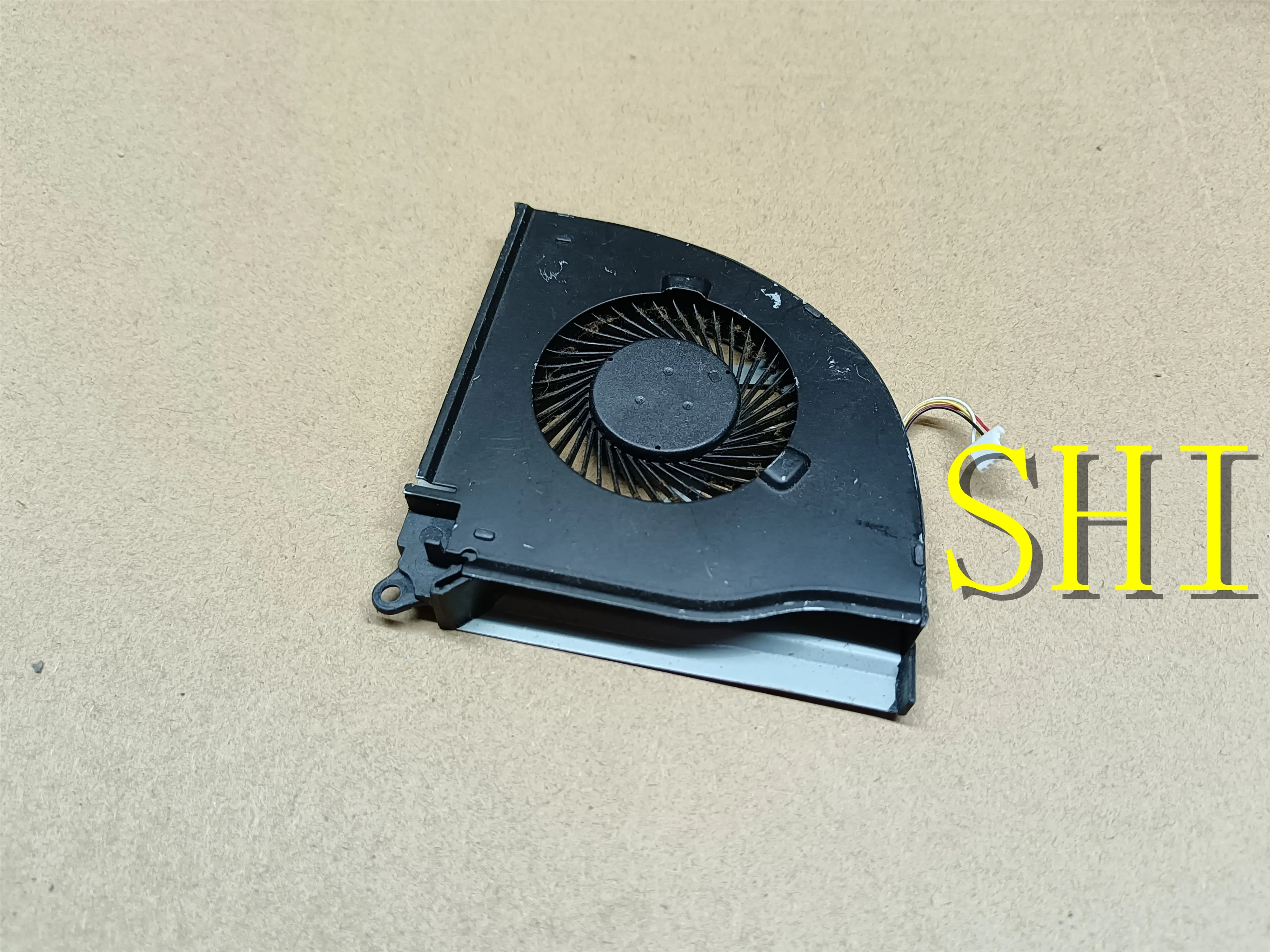 

0RJX6N Вентилятор охлаждения для Inspiron 15-7000 7557 7559 5576 5577 Series, бесплатная доставка