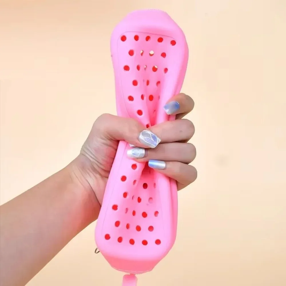 Tragbare Silikon-Schwimmbrillenhülle Perforierte Atmungsaktive Brillenaufbewahrungstasche Langlebiger Schwimmbrillenschutz für Reisen – Detail 4
