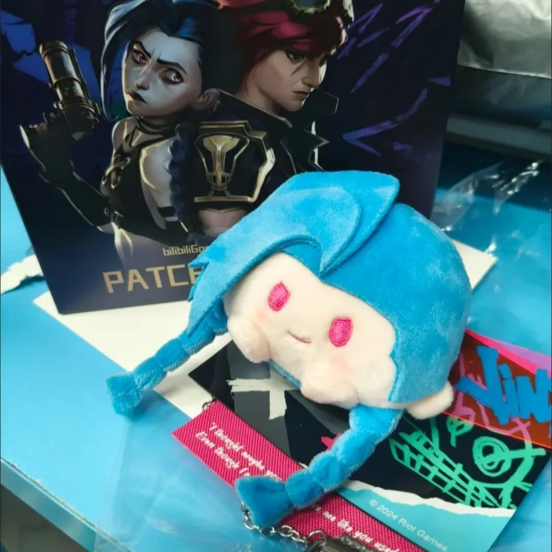 

Подлинная новая распродажа, игровой персонаж Jinx, шериф Пилтовера, глухая коробка, значок, сумка, украшения, милые подарки на день рождения, фестиваль