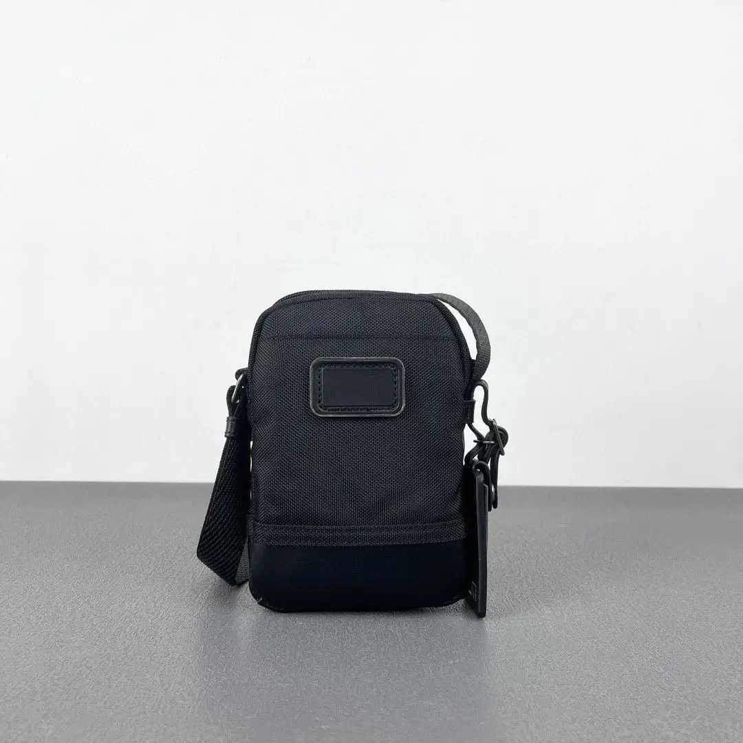 

Men's Ultra-Lightweight Nylon Sling Bag, Multi-Purpose Crossbody Chest Pack for Travel and Everyday Casual Use 2223311