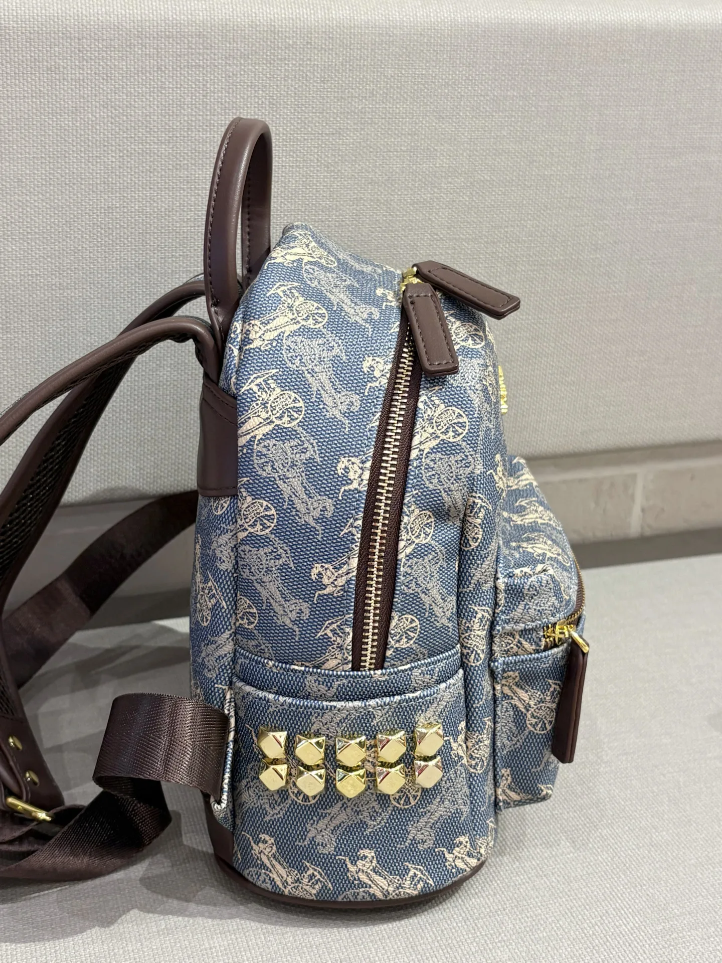 amiciyah-women's-retro-simple-leisure-carriage-print-backpack-2026-new-style-high-end-commuter-bag-leather-handbag