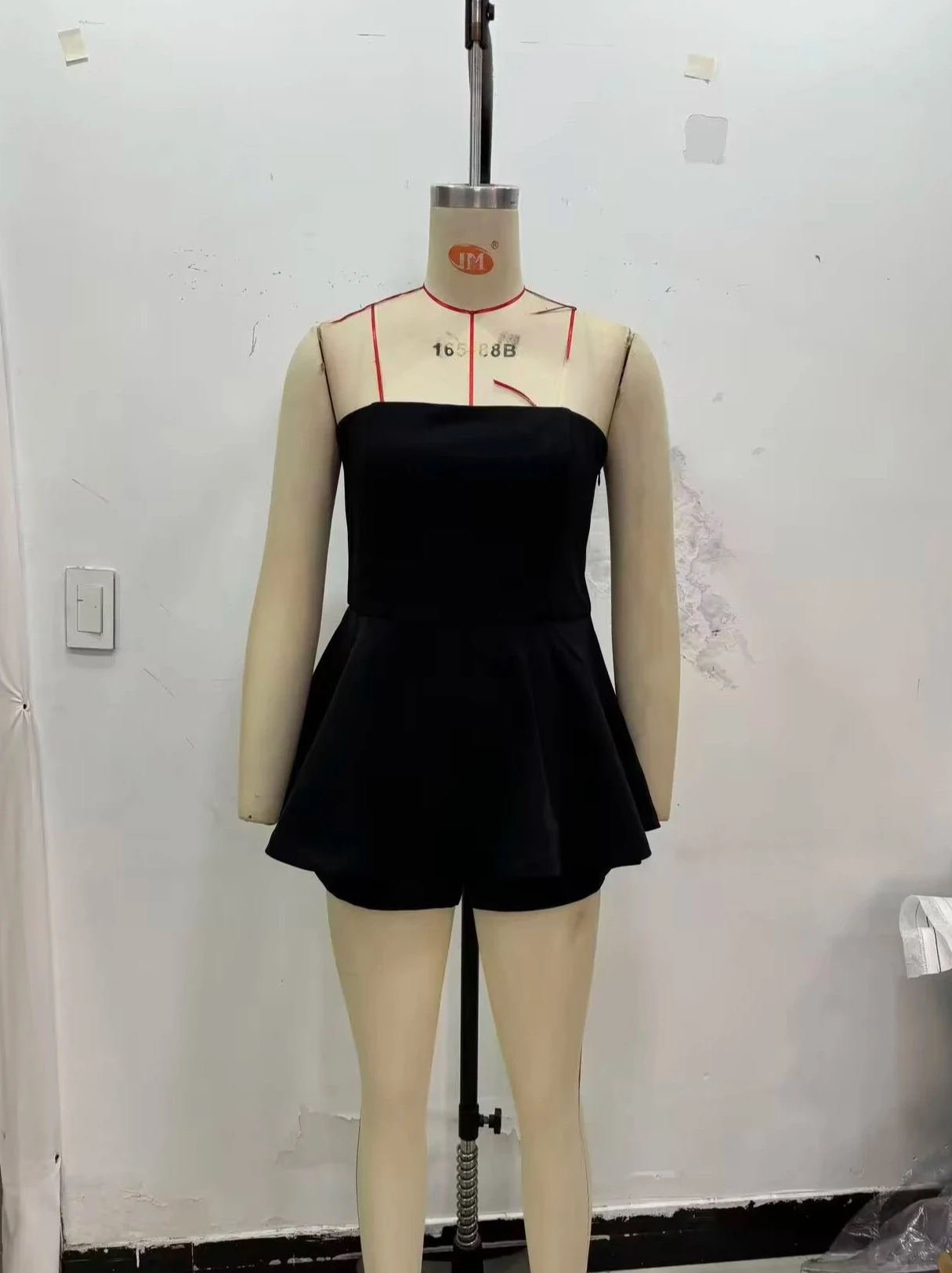 

New women's casual style strapless flared skirt with strapless hem and strapless jumpsuit shorts