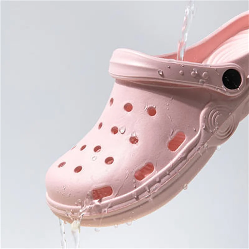 2024 Women\'s Slippers New Waterproof Summer Outdoor Beach Shoes Big Toe Holey Shoes For Women Men Croc Sandals Wrapped Slippers