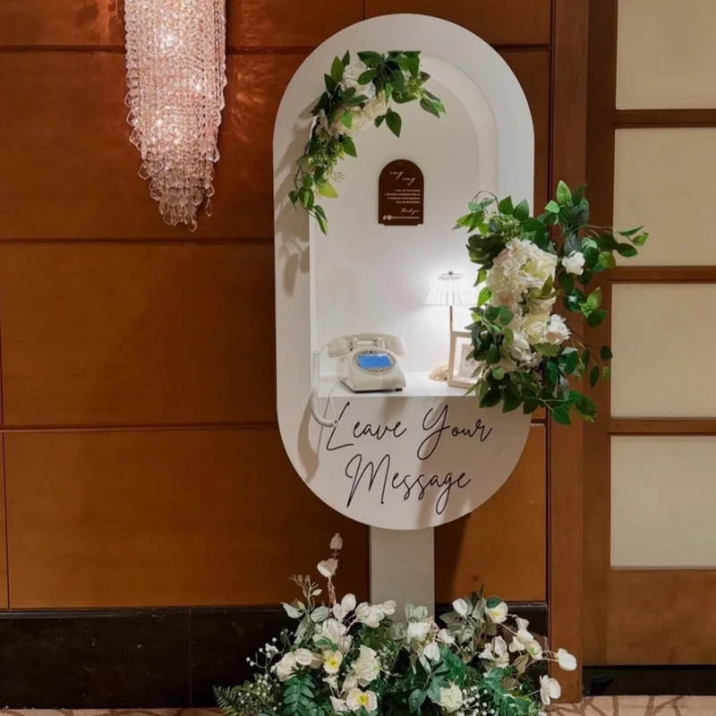كشك الهاتف لتزيين حفلات الزفاف مع زهور قابلة للإزالة