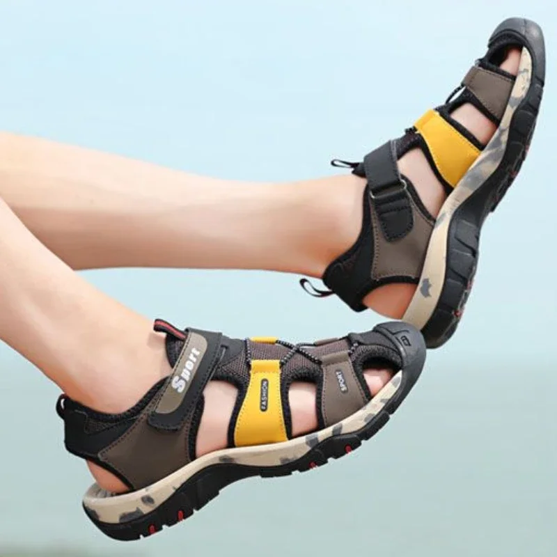 Summer 2024 Shoes for Men Outdoor Beach Man Sandals Japanese New Fashion Wholesale Clearance Sale Non-slip Breathable Trend Buy