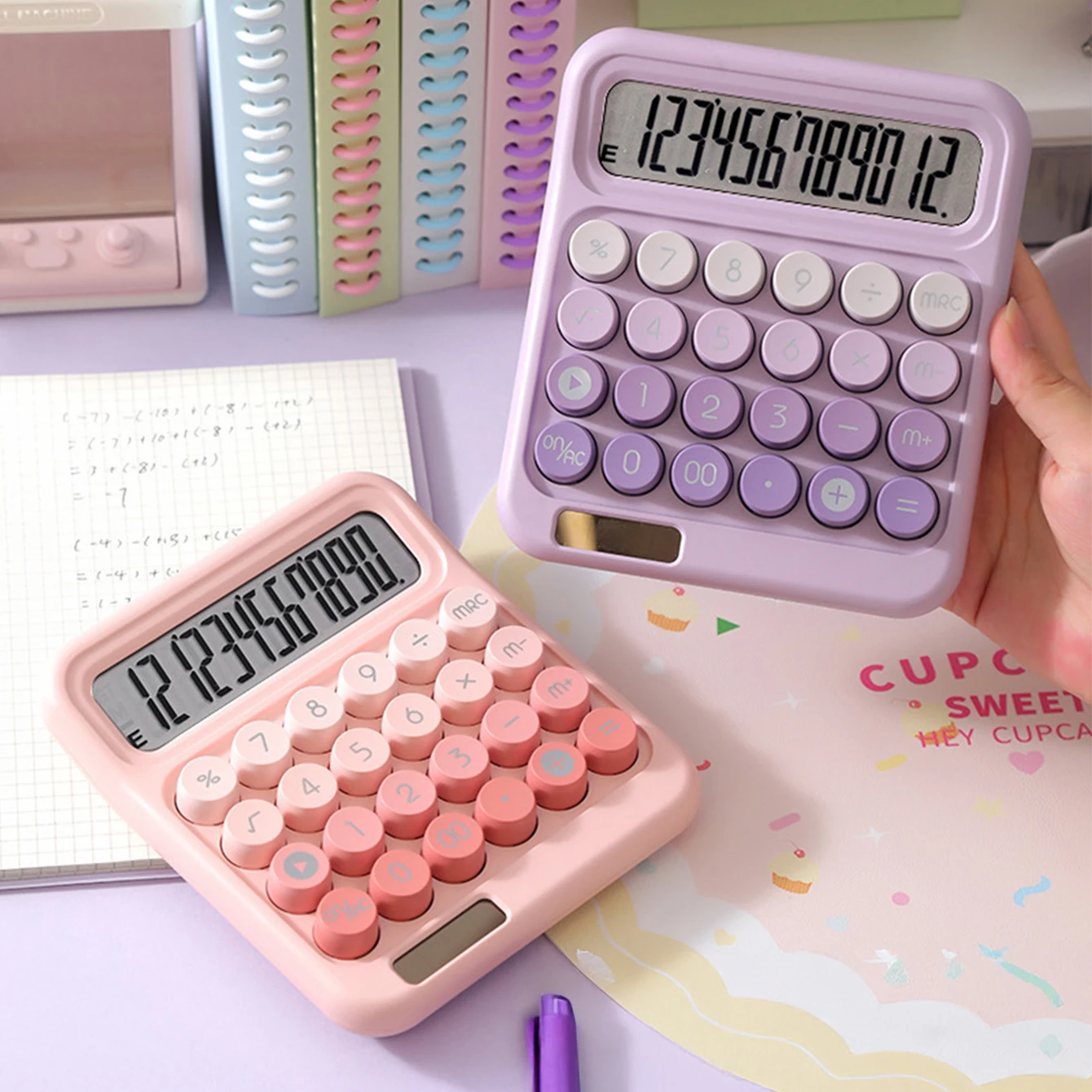 1 آلة حاسبة تعمل بالطاقة الشمسية بمصادر طاقة مزدوجة، حجم كبير، تصميم أنيق، أزرار دوبامين عالية التباين، نسخة أنثوية.