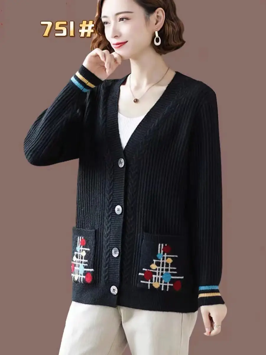 2024 Double Pocket Circle Knitted Sweater Cardigan Mother\'s Outfit Base Coat Outerwear Popular High-end Western-style Loose Top