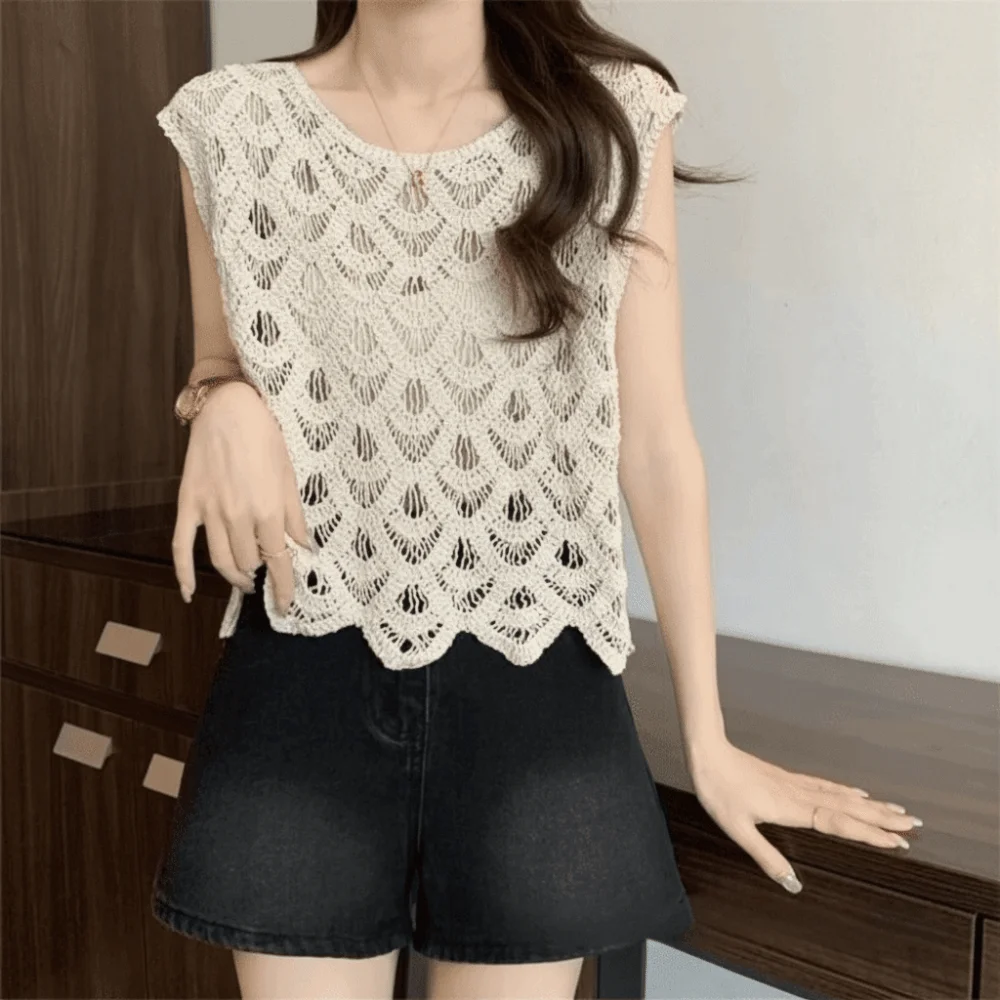 

Korean Style Retro Women Sleeveless Vest Hollow Out Round Neck Knitted Vest Loose Fit Solid Color Loose Covering Top