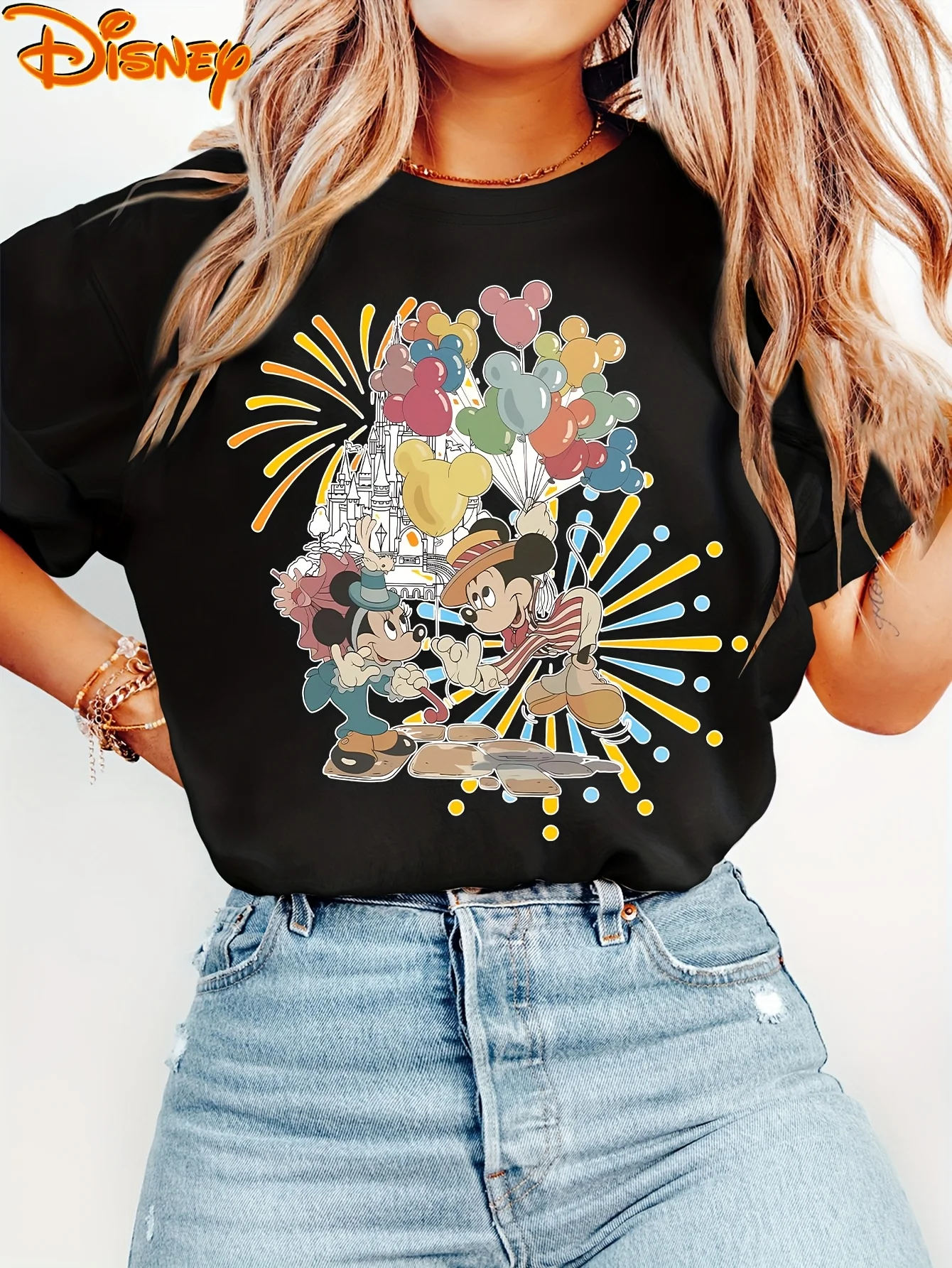 

2025 Женская повседневная удобная уникальная черная футболка с круглым вырезом и короткими рукавами с принтом Disney с уникальным улыбающимся лицом