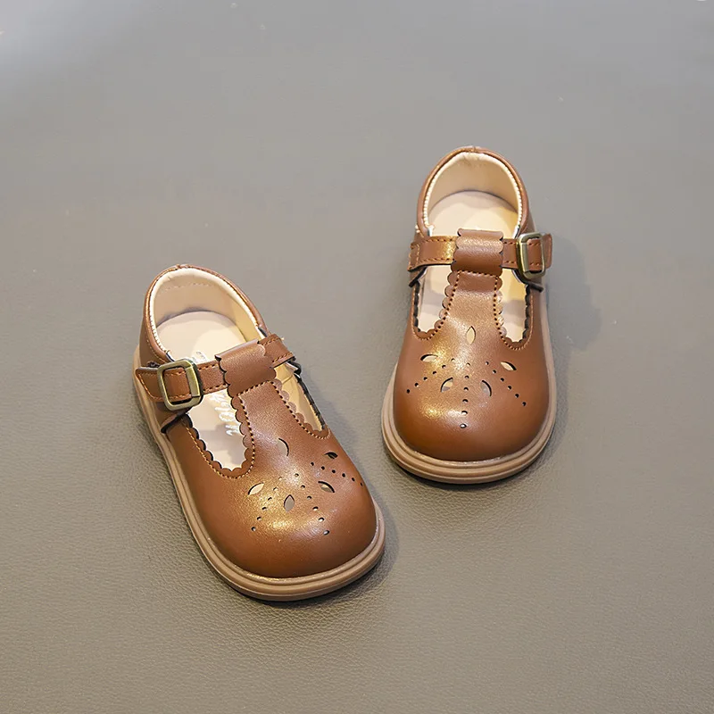 Zapatos de cuero pequeños Retro Para niña, calzado de ocio con fondo suave y hueco, novedad de verano