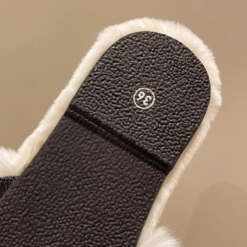 Zapatillas de felpa de talla grande 35-42 para mujer, Zapatillas planas de algodón de Metal a la moda, antideslizantes, cálidas, para otoño e invierno