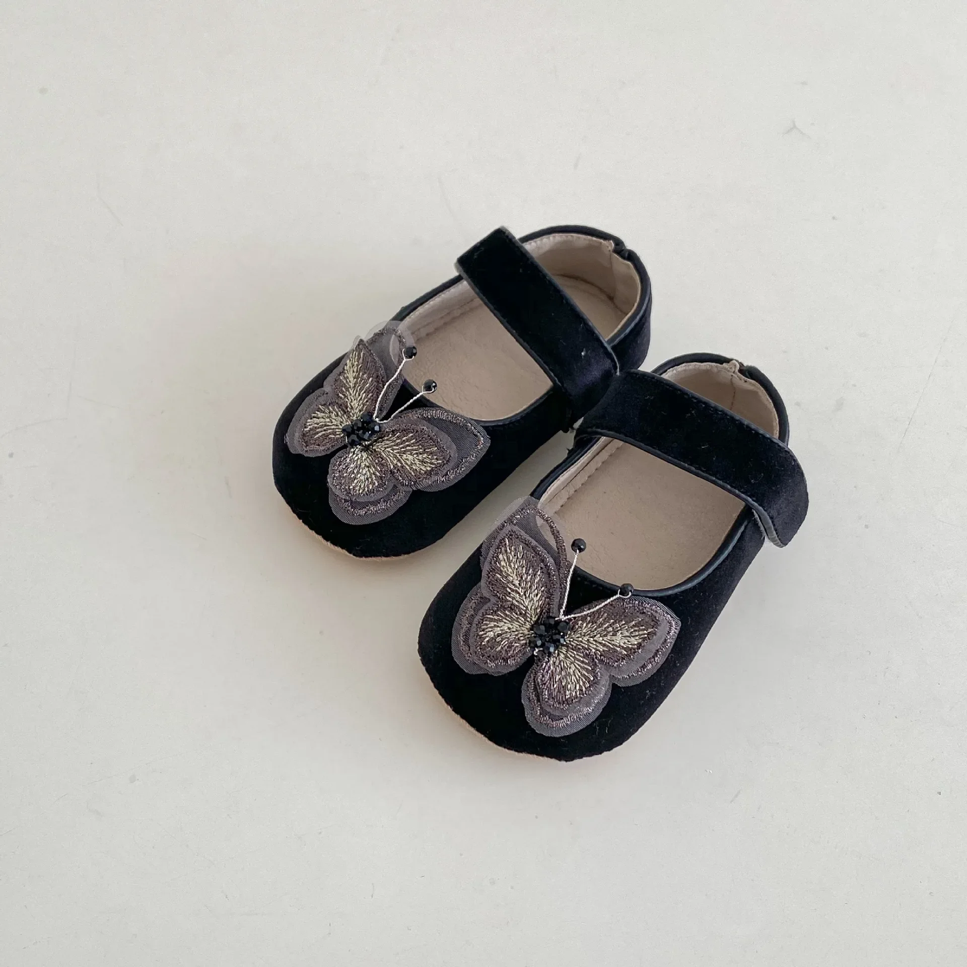 Babyschoenen 2024 Herfst Meisjes Bowknot All Match Zachte Comfortabele Zachte Zolen Prinses Casual Eenvoudige Lieve Peuter Schoenen