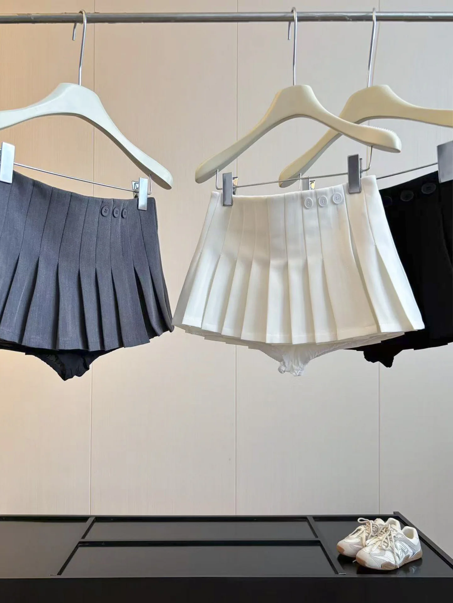 DIYI Low Waist Pleated  Skirt Women's Autumn Coffee Color Slimming Sexy A-Line Half-length Skirt Suit Super Short Skirt