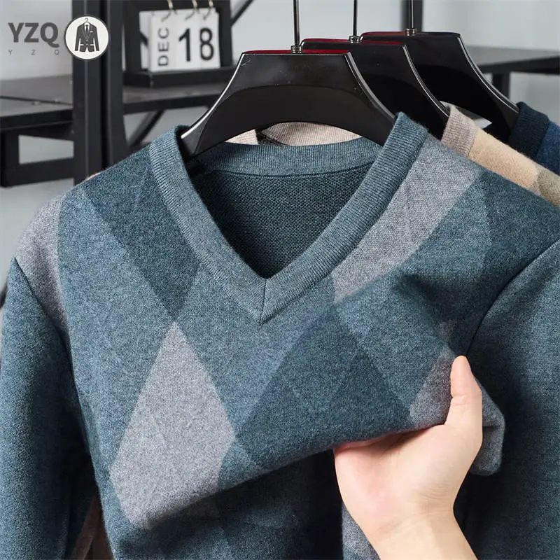 Winter Warm New Men's Plaid V-neck Long Sleeved Sweater Knitted Sweater Fashion Casual Versatile Top