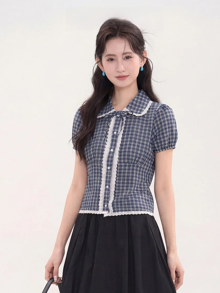 

Cute Style Cotton Plaid Short Sleeve Doll Collar Lace Trim Women's Shirt Summer Look Youthful Feeling Floral Window Dis...