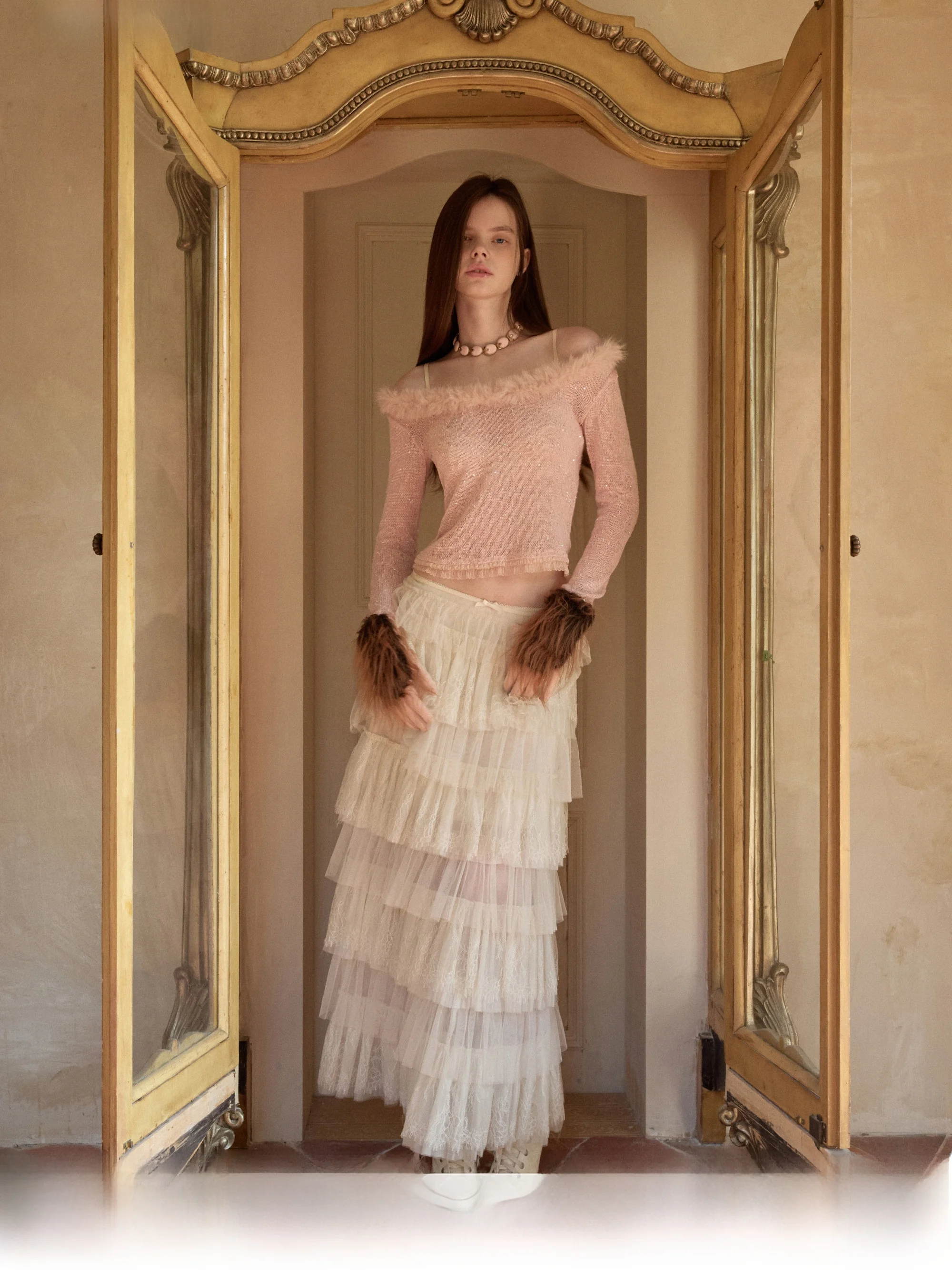 

Pure Desire One oulder Furry Sequin Knitted Sweater Women's round Ne Lace Trim ort Sle Top JINN STUDIO Brand