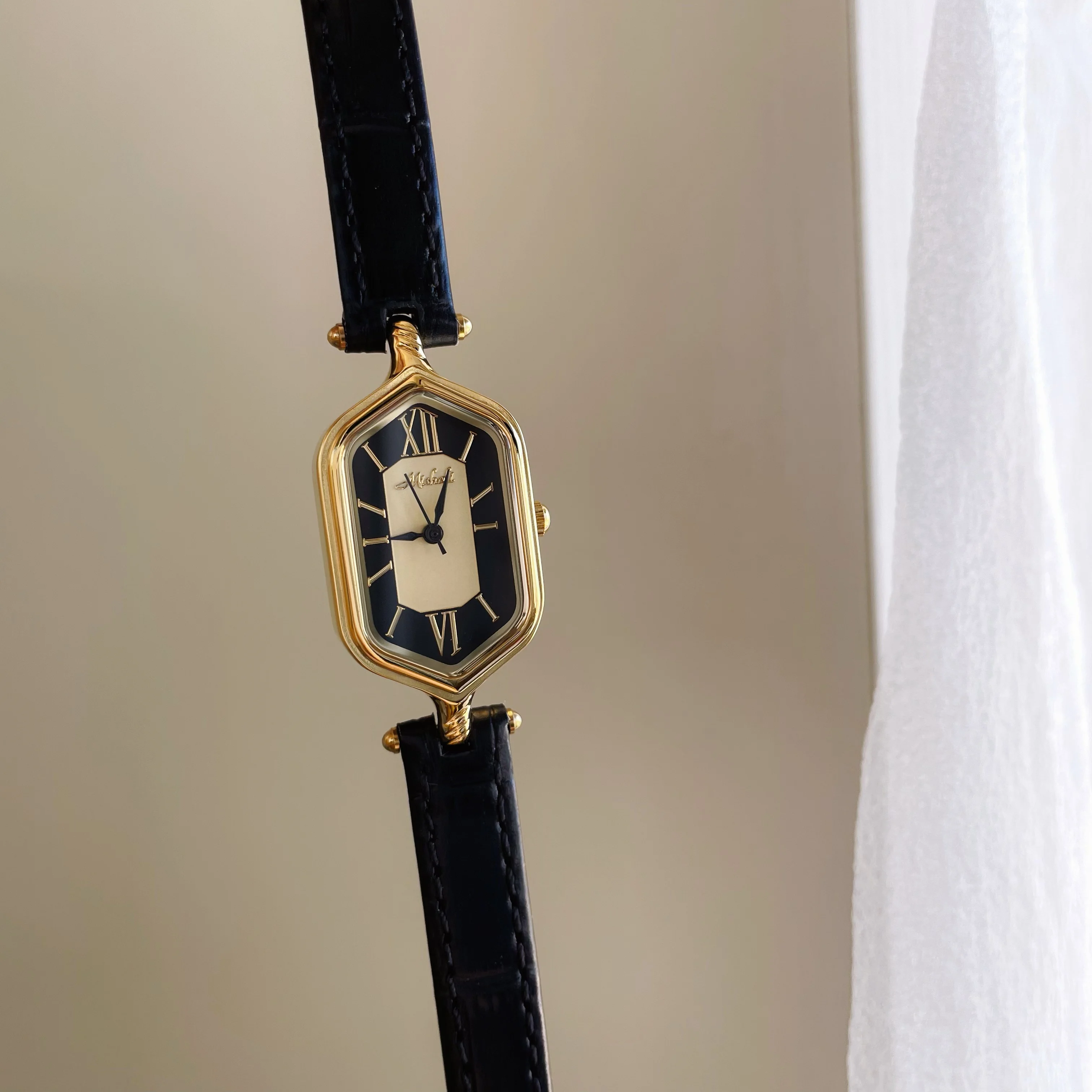 Leather Watch Women'S Polygonal Designer Watch Simple Temperament Fashion Luxury New Women'S Quartz Watch Birthday Gift