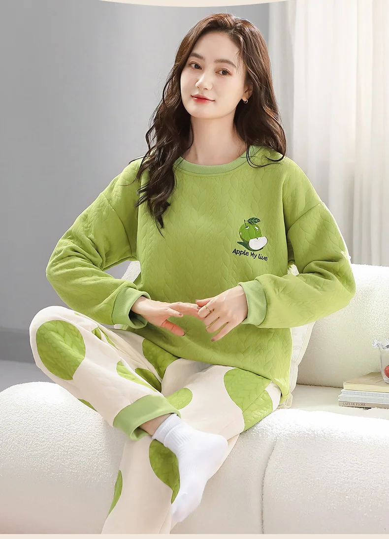 

Pajama Sets Unisex Women Applique Detail Satin Night Set Sleeveless V Neck Capri Spring Summer Beautiful Feminine Elegant Simple