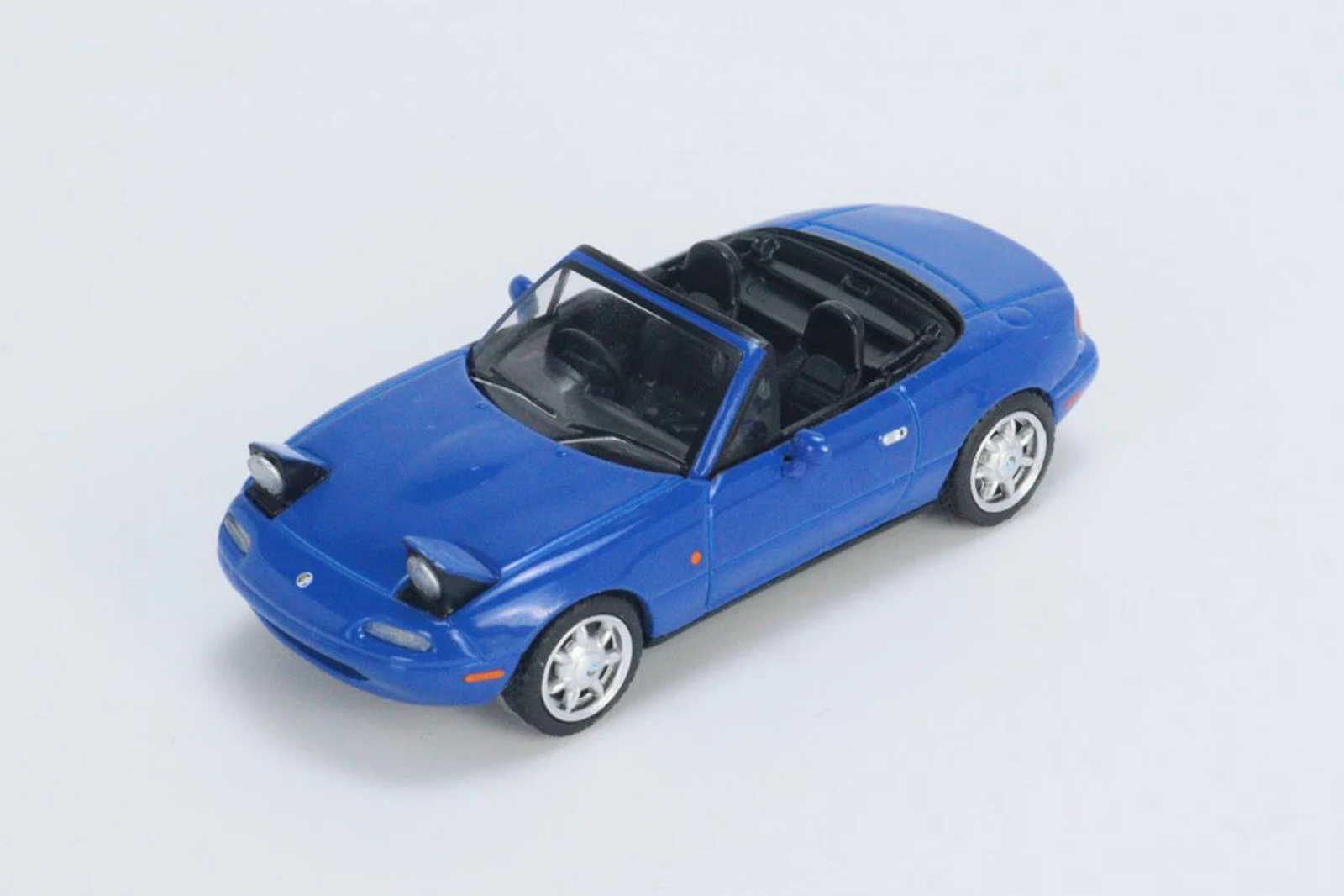 1:64 Scale Diecast Alloy Mazda Miata MX-5 (NA) Convertible Sports Car Model Blue Classic Adult Toy Gift Souvenir Static Display