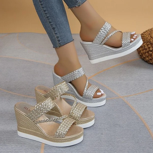 Pantofel damski nowe slajdy damskie sandały na koturnie letnia czółenka moda perła Rhinestone platforma Casual damskie buty na wysokim obcasie kapcie