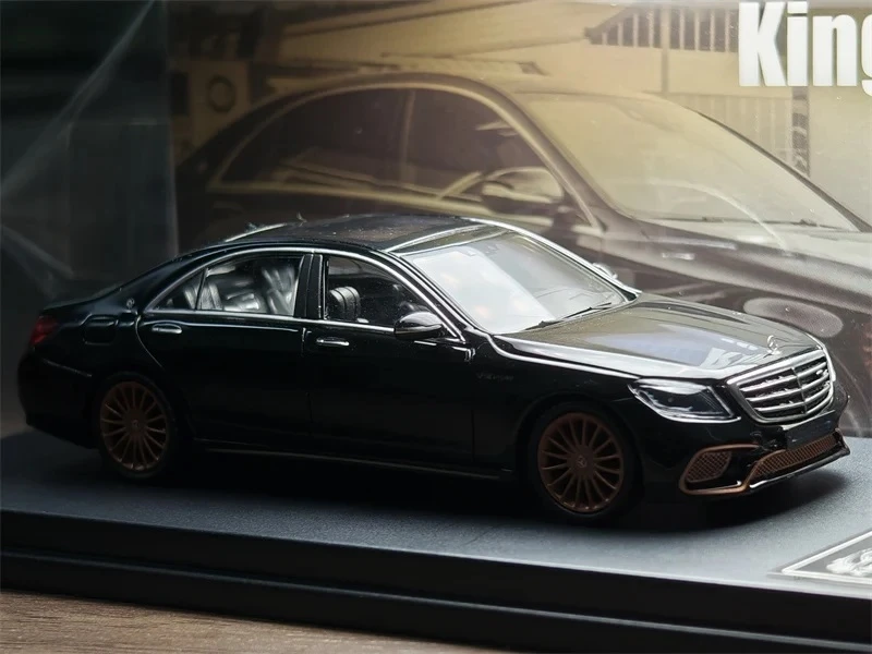 KING MODELO 1:64 S65L W222 Coche modelo negro con interior negro fundido a presión
