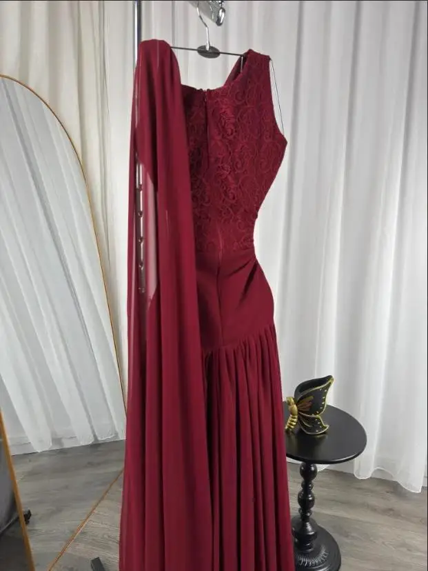 Abito da sera personalizzato con scollo ad anello per matrimonio Abiti da festa in chiffon con linea A con mantella Abiti da festa bordeaux