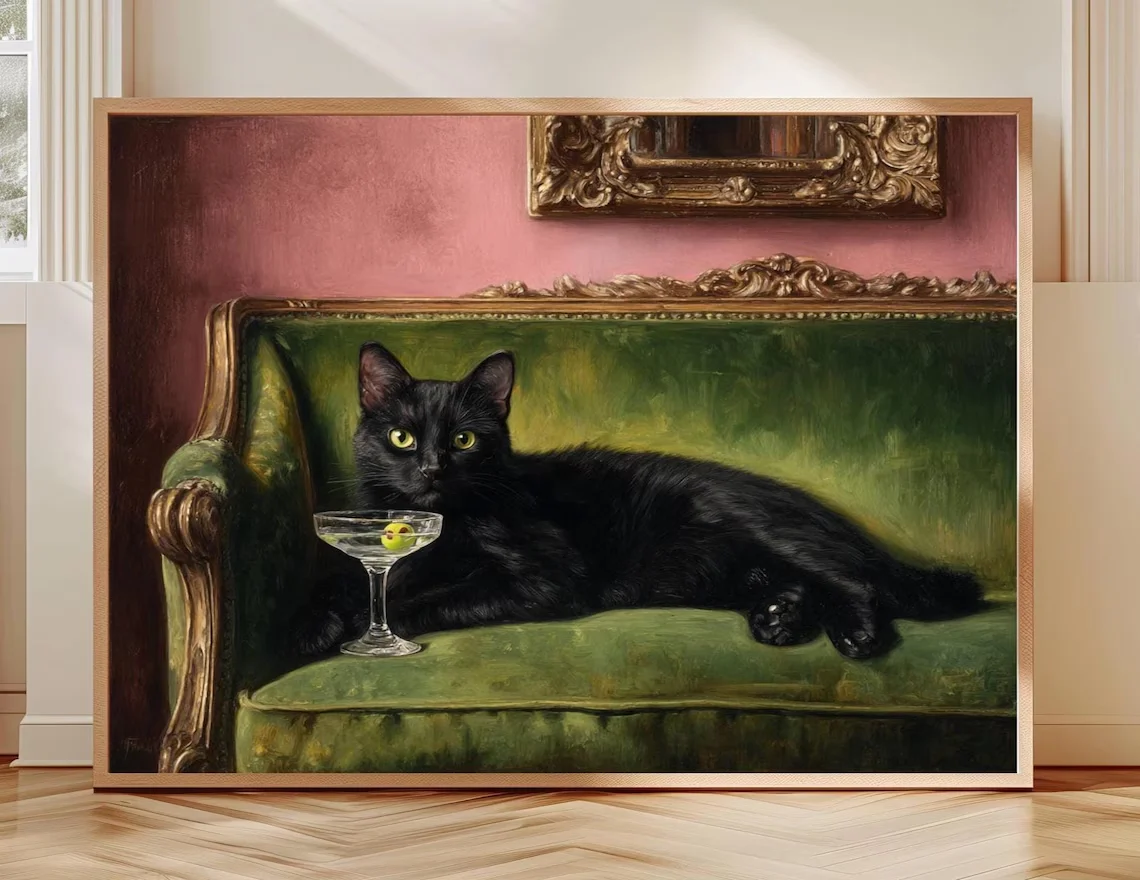 Pintura al óleo de Martini de gato negro, impresión de sofá de terciopelo verde real, arte barroco rosa, decoración de pared, cóctel caprichoso, salón, obra de arte de gato,