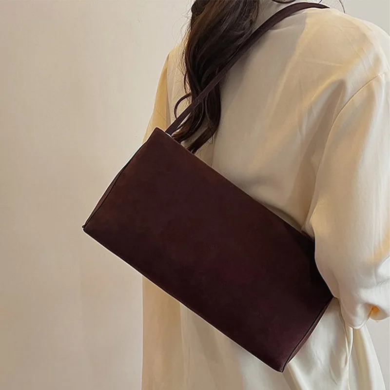 

Fashion New Women's French Simple Thin Flap Handbag Ins Chic Autumn Retro Versatile Elegant Designer Armpit Crossbody Handbag