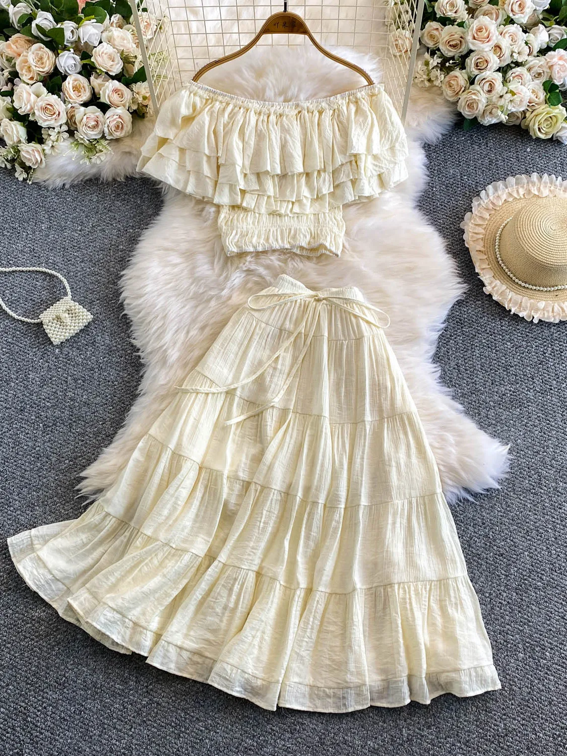 

Elegant One-Shoulder Design Slimming High Waist Long Skirt Set with Flounce Hemline Breathtaking Shoulder Exposure Fashionabl...
