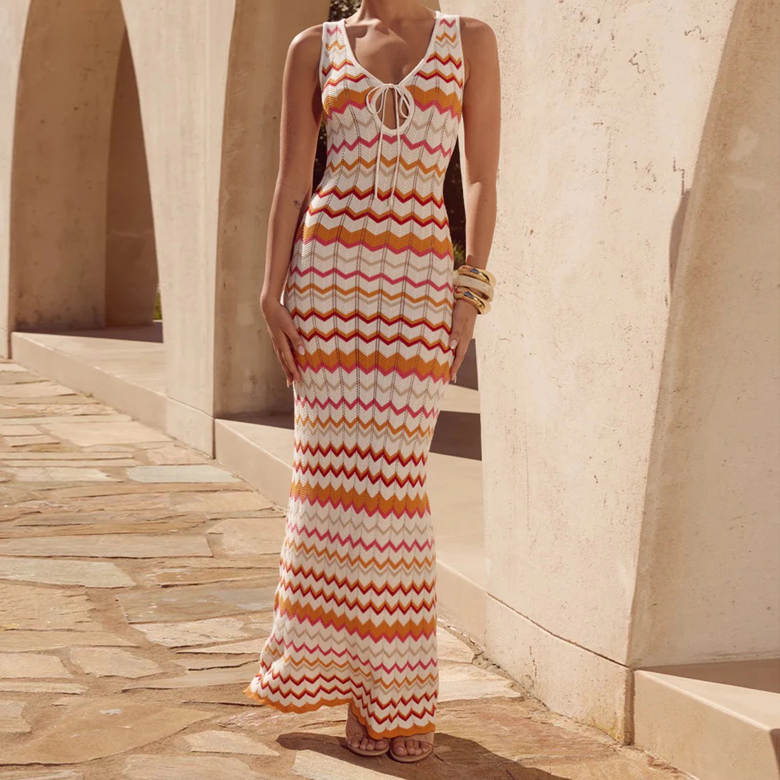 2025 Bohe Vestido longo feminino de malha patchwork de verão com estampa listrada sem mangas com amarração e decote em V slim fit vestido regata praia