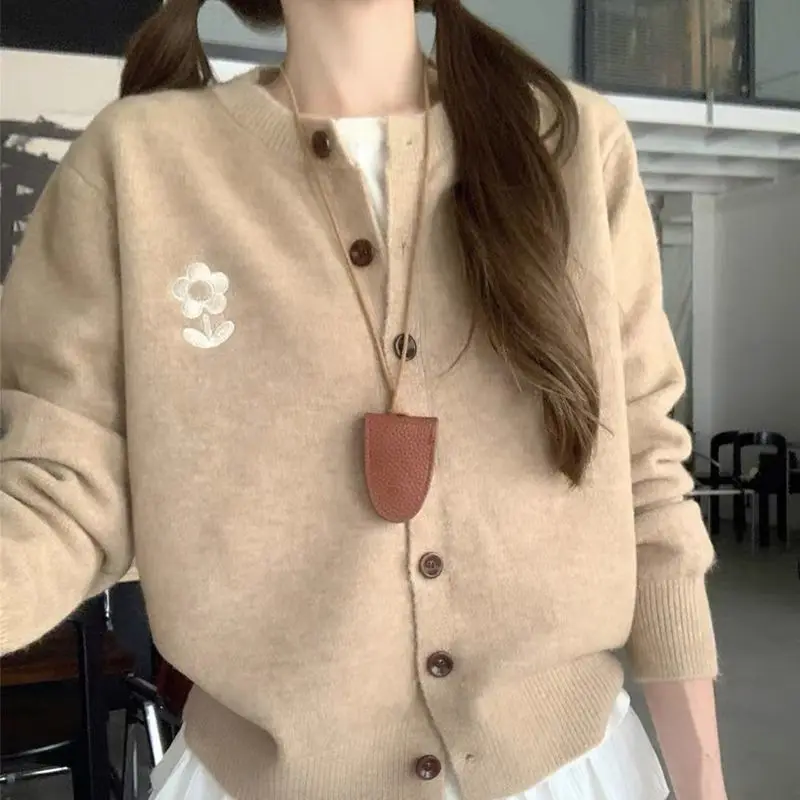 

Sweet Little Fresh Flower Embroidered Round Neck Long Sleeve Single-breasted Knitted Cardigan Loose Casual Sweater Jacket
