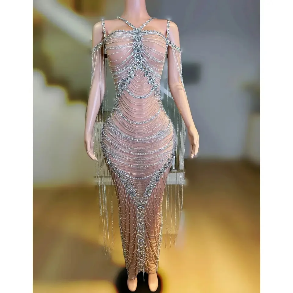 زي أداء الحفلات، رقبة جوز الهند، شرابة معلقة، سلسلة ألماس لامعة، شبكة ضيقة ومثيرة، تنورة طويلة معانقة الورك