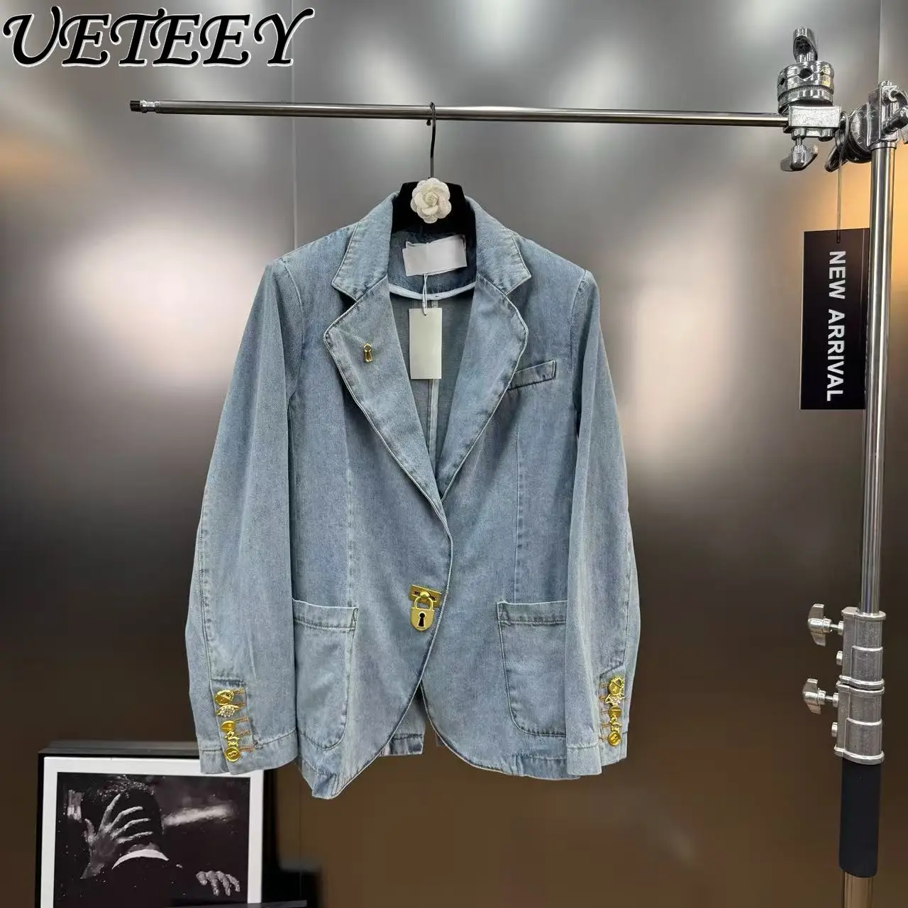 

Autumn New French Style Retro Metal Buckle Design Loose Versatile Jacket Light Blue Long Sleeve Denim Blazer Coat for Women