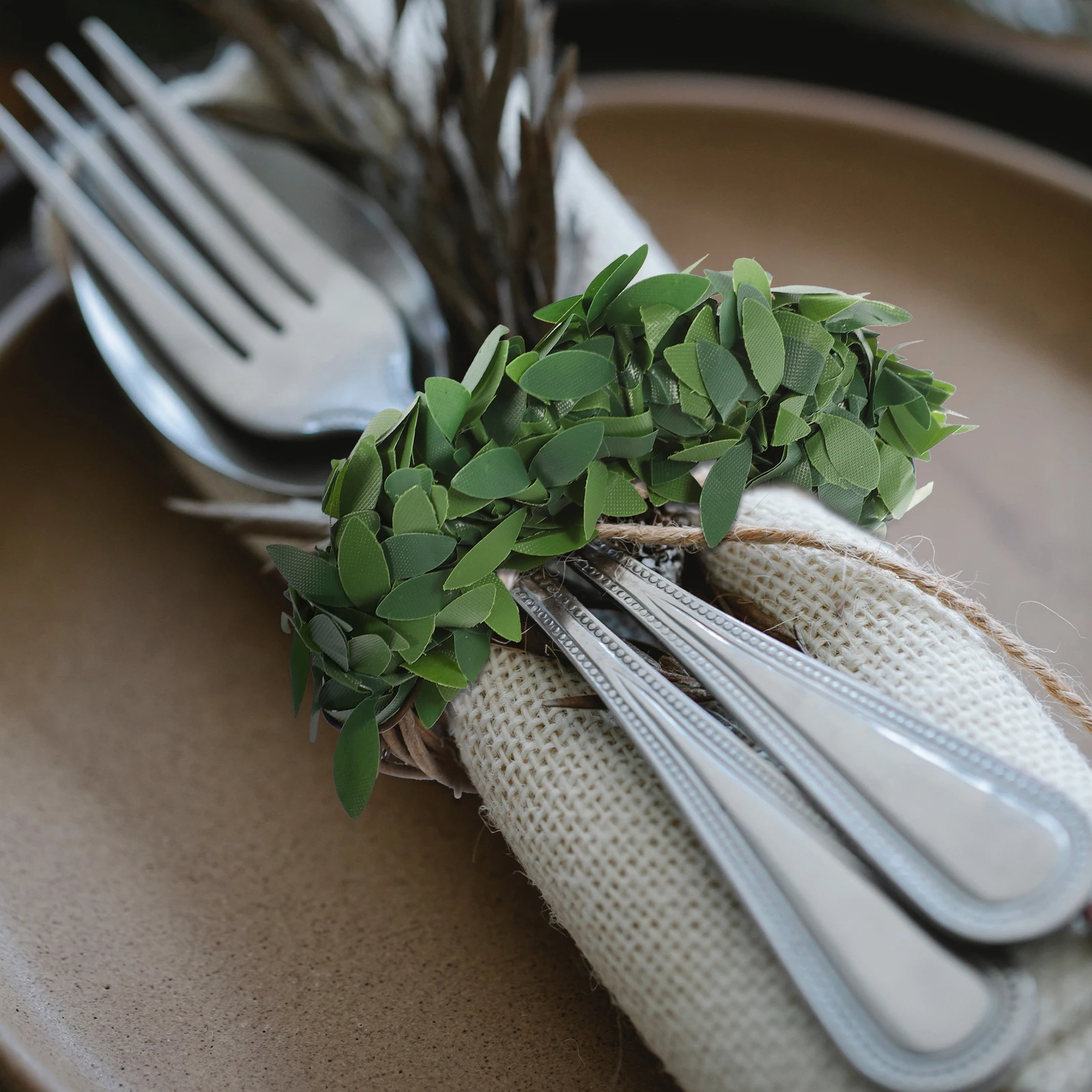 

6Pcs Artificial Leaf Napkin Rings Green Table Decor for Wedding Party Holiday Dining Napkin Holders Decoration Set