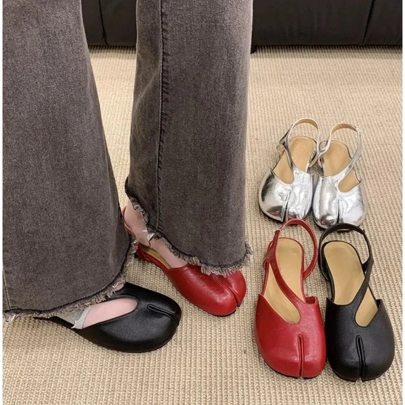 2026 Summer Split Toe Flat Sandals Women Fashion Designer Tabi Ninja Slingback Ballet Mary Jane Shoes Mules Pig Foot Shoes Mujer