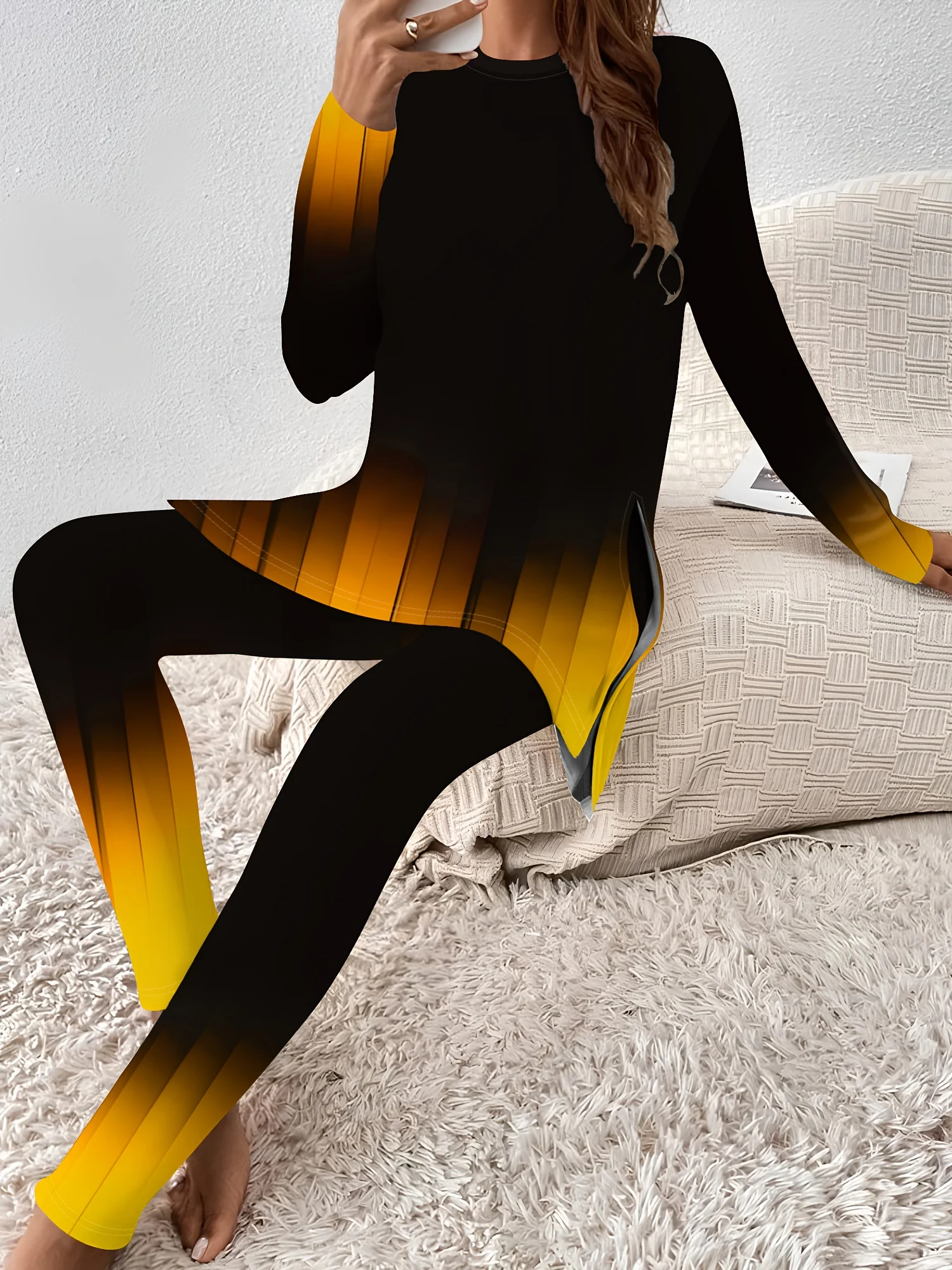 Printed Design Black & Yellow Ombre Gradient Long Sleeve Two Piece Set, Casual Tunic Top & Leggings Outfit with Side Slit
