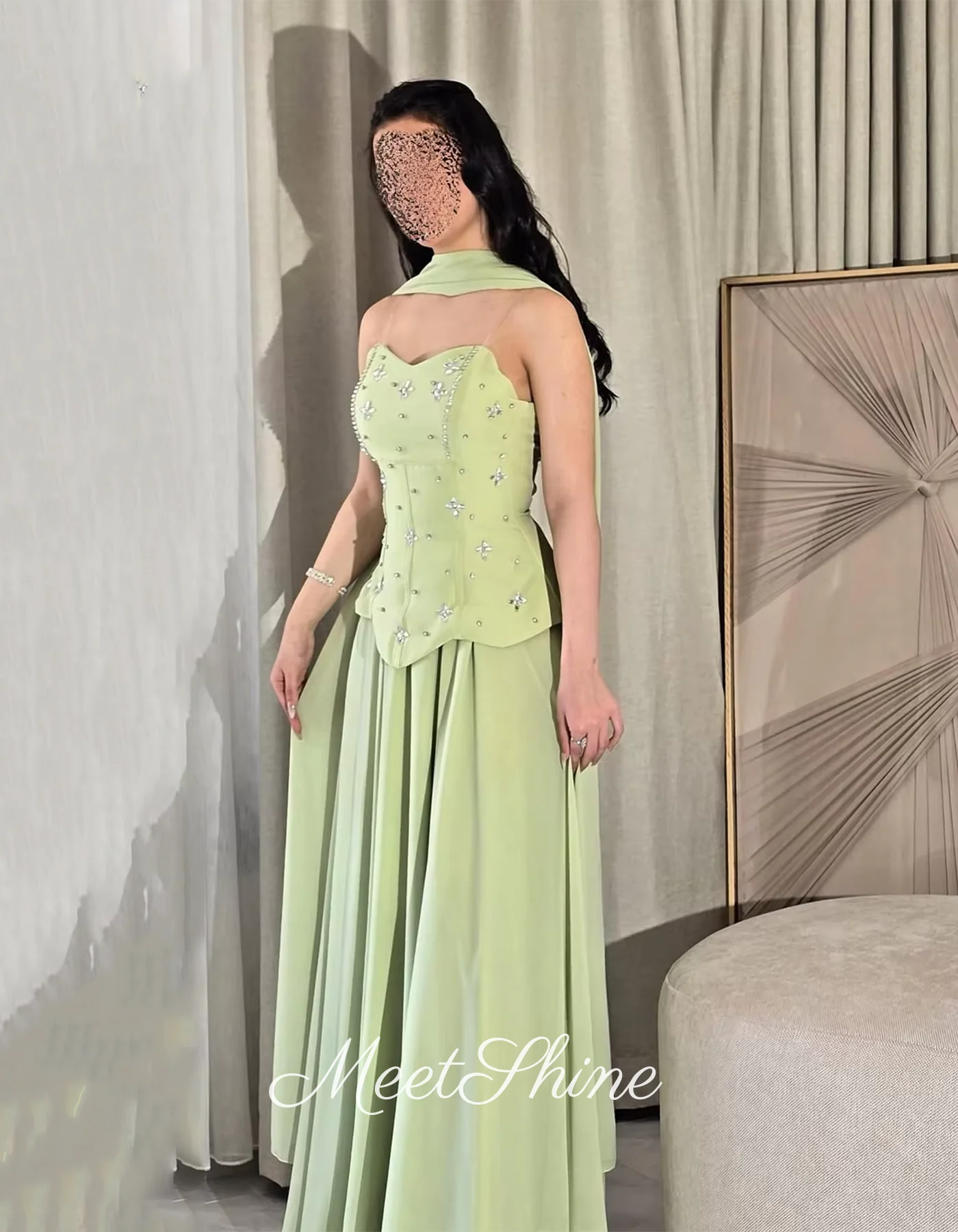 グリーンクリスタルイブニングドレス エレガント ロング丈 モダン プロムドレス レディース カスタマイズビーズ サテン フォーマルドレス パーティー 2025