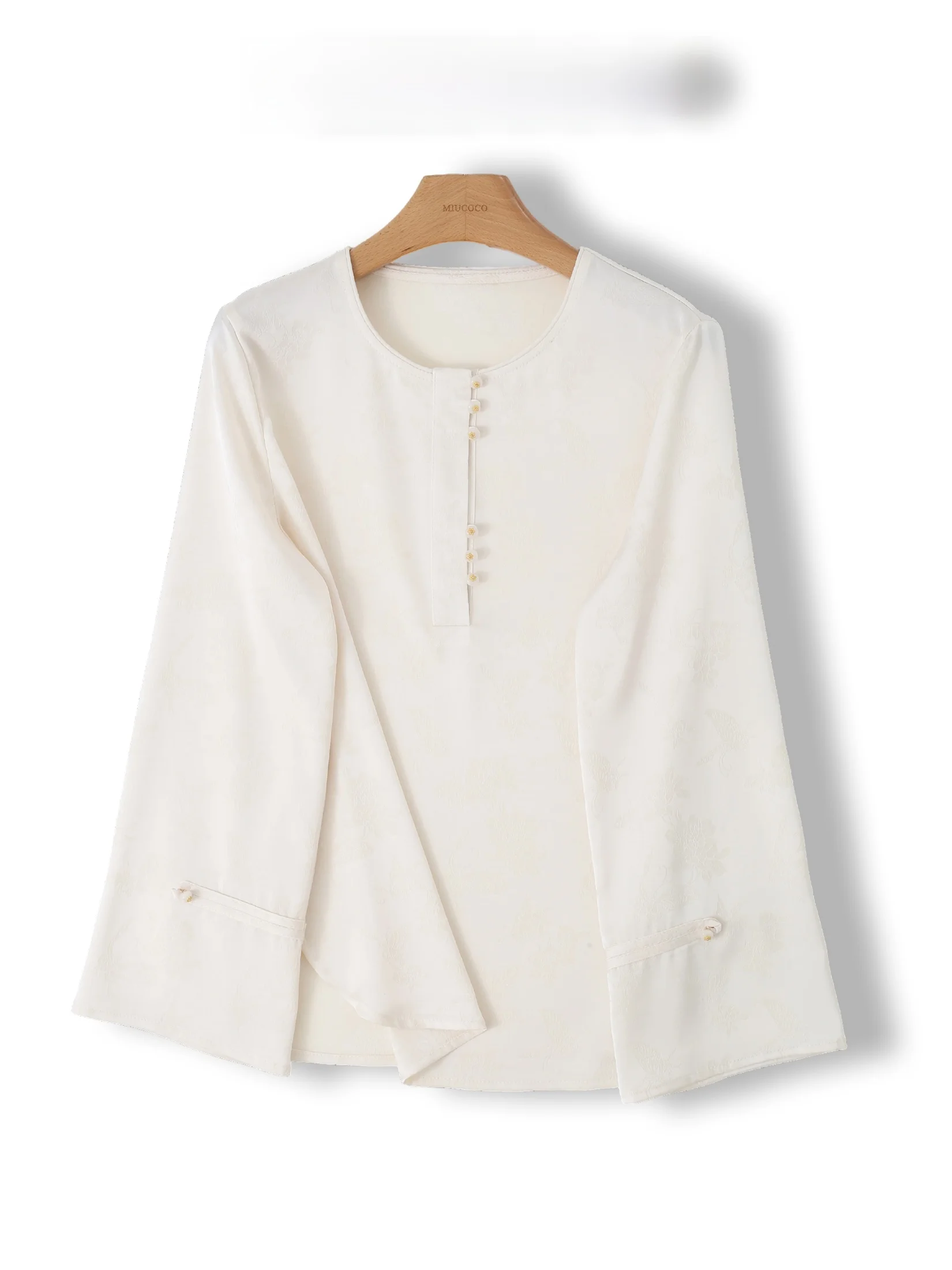 

Новая блузка в китайском стиле с длинным рукавом, фактурная, с расклешенным низом, базовый слой, в стиле Beauty Style, с цветочным принтом, круглым вырезом и застежкой на пуговицы