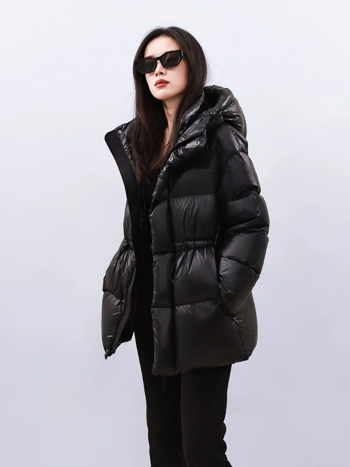 

HuaJia Studio 25 Winter Thickened Women's down Jacket Hooded Waist-Cinching Black Short Five-Box Design Duck down Coat